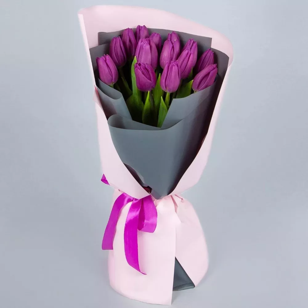 15 фиолетовых тюльпанов